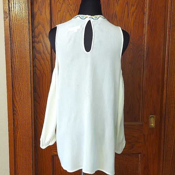 Living Doll Boho Cold Shoulder Floral Tunic - Picture 5 of 9